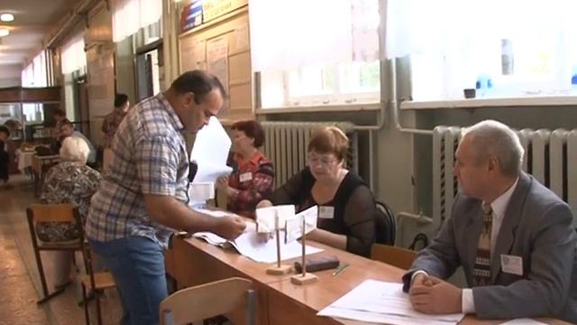 А. Струнин: «Все добродушно настроены к процедуре голосования» смотреть онлайн