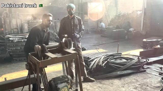 Manufacturing & Fitting process of locally made heavy duty Dump leaf springs in Pakistan смотреть онлайн