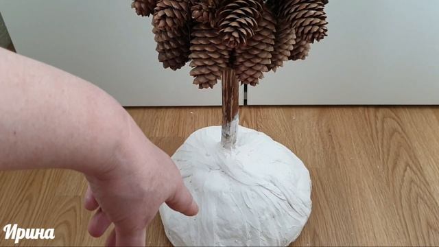 Новогодняя ёлка из еловых шишек. Сделай ёлку своими руками. смотреть онлайн
