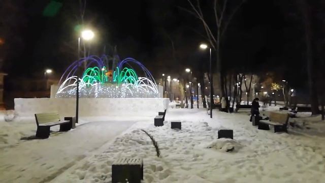 Ночной Сквер речников на Сухой Самарке в Самаре. Новогодние украшения по-российски смотреть онлайн
