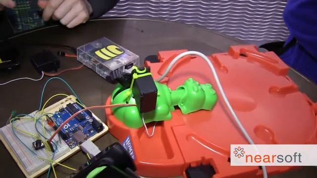 Simple Low Cost Nodebot Setup to Prototype Wearables смотреть онлайн