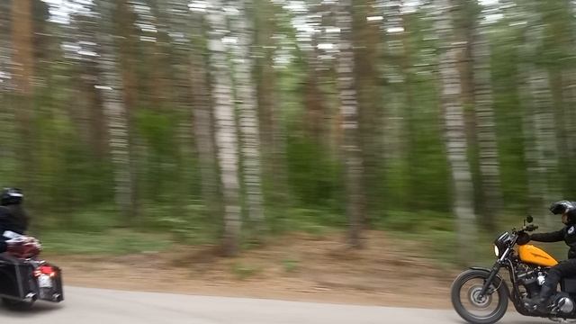 большой и маленький Харлей)