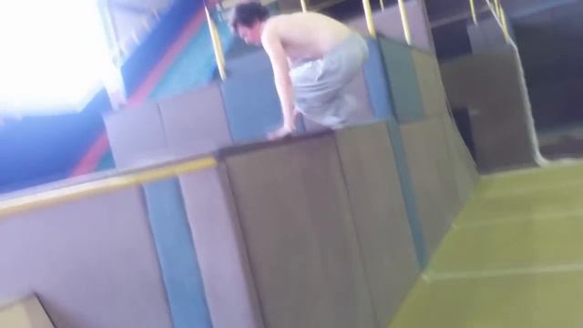 пара кадров в спортяге. смотреть онлайн