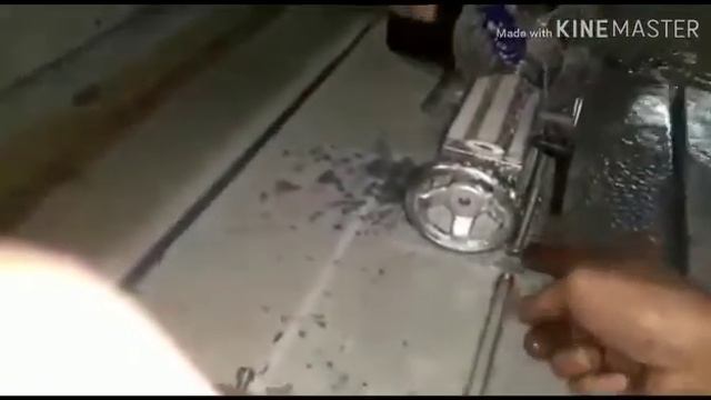 Фрезеруем сталь на поворотной оси смотреть онлайн