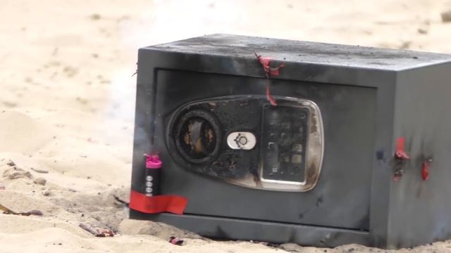 EXPERIMENT : How To Open Safe Without Key? смотреть онлайн
