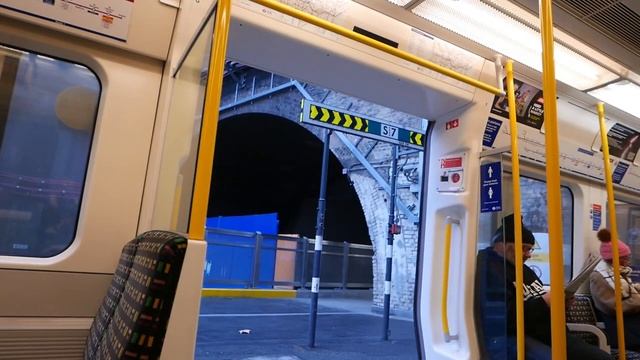 London Underground Metropolitan Line Ride: Moorgate to Farringdon 26 November 2021 смотреть онлайн