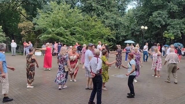 Зажигай Наташа.???Band Odessa .20.08.2023.В Гомельском парке. смотреть онлайн