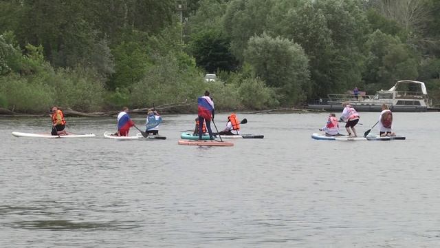 В Самаре в День России состоялся сплав на сап-бордах