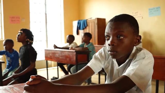 The Bridge to Formal Schooling for Refugee Children: Educate a Refugee Child смотреть онлайн