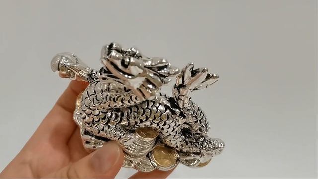 Дракон с жемчужиной на деньгах символ года 2024. Посеребрение. Италия купить смотреть онлайн