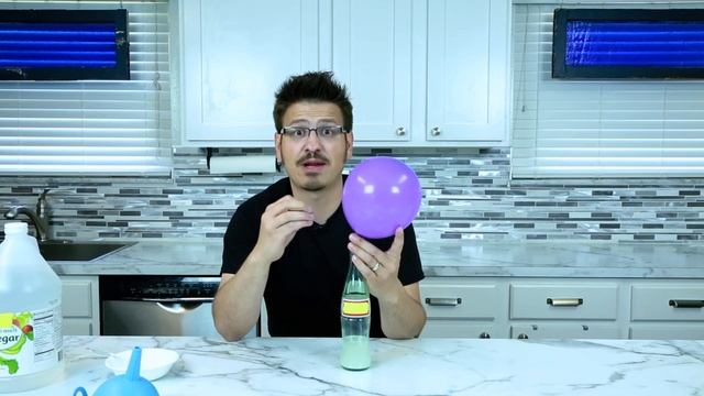 Baking Soda and Vinegar Chemical Reaction | Mister C смотреть онлайн