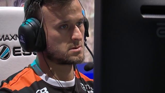 CS:GO - Virtus.Pro vs. NaVi [Mirage] Map 3 - ESL One New York 2016 - Grand Final смотреть онлайн