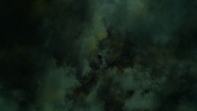 Бесплатный Видео Футаж Полет в Мрачных Темных Облаках с Молниями. Зловещий Фон. Бесконечный Цикл смотреть онлайн