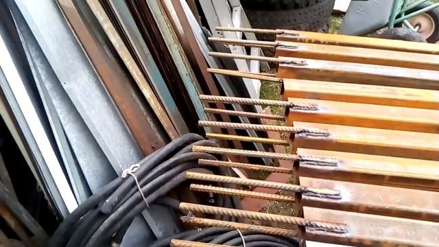 Подготовка столбов под бетон, забор из профлиста ,столбы из профильной трубы для забора. смотреть онлайн