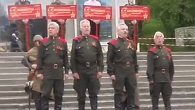 девушка отлично поет в живую-День Победы смотреть онлайн