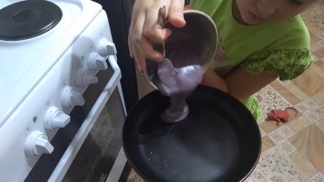 Такая интересная Варвара. Варя и Лёня делают домашний пластилин. смотреть онлайн