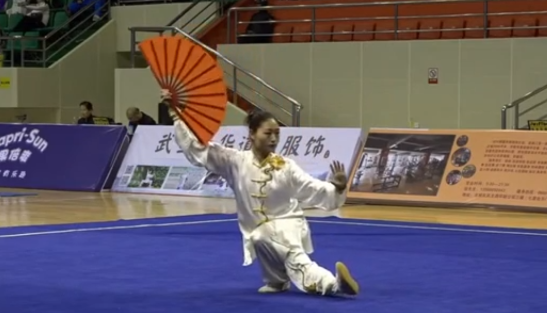 ТАЙЦЗИЦЮАНЬ ЧЕНЬ С ВЕЕРОМ смотреть онлайн