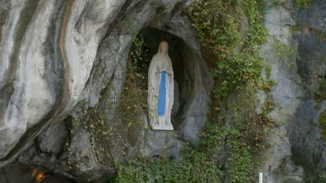 Holy Rosary From Lourdes || English Rosary || 19.02.2024