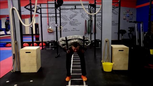 ФУНКЦИОНАЛЬНАЯ ТРЕНИРОВКА СПИНЫ С МЕШКОМ. SANDBAG TRAINING смотреть онлайн