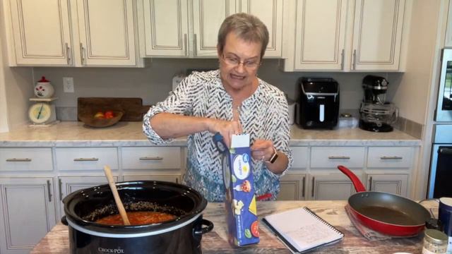 Crockpot Lasagna Soup | Fix it and forget it meal | Simple recipe | Easy dinner idea for busy moms смотреть онлайн