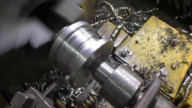 Делаю ролики для откатных ворот. смотреть онлайн