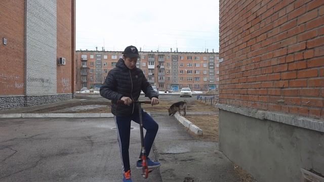 (ВИП)Как сделать вип на самокате | HOW TO TAILWHIP | Обучение випу на самокате смотреть онлайн