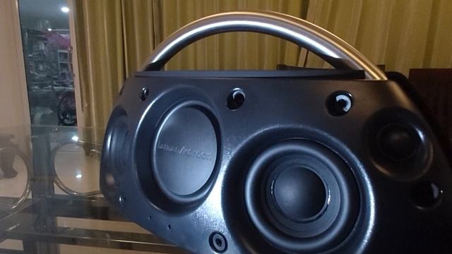 Harman kardon go and play BASS TEST смотреть онлайн