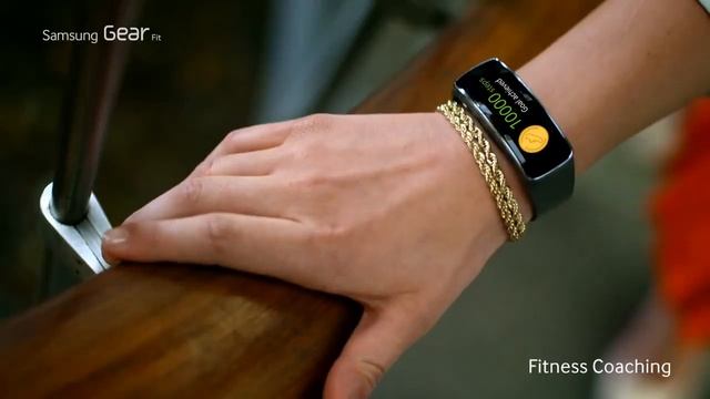 Samsung Gear Fit Official TVC смотреть онлайн