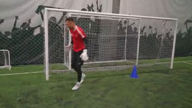 Игра на ПРОТИВОХОДЕ! Тренировка вратарей. Goalkeeper Training. смотреть онлайн