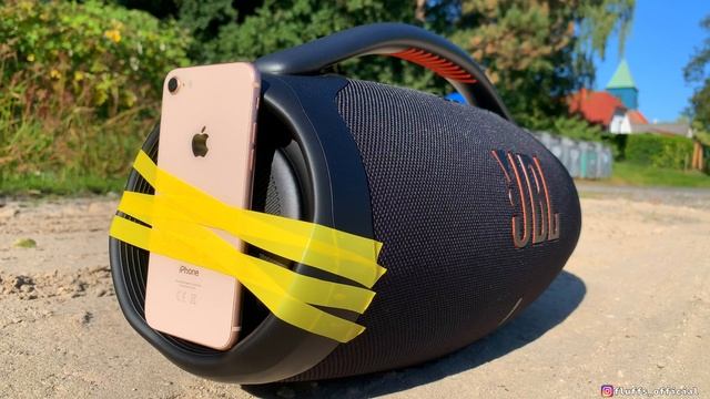 JBL Boombox 3 VS. iPhone !!! смотреть онлайн