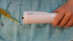 Отключается фен-щетка  PHILIPS HP8664? Разбирай, скопилась пыль. Видеоинструкция по разбору корпуса