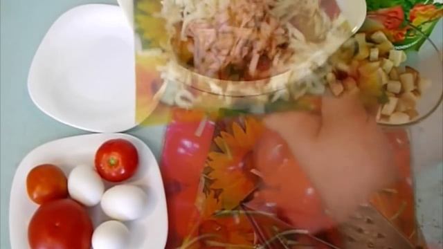 Салат с Копченым Сыром и Колбасой кулинарный видео рецепт смотреть онлайн