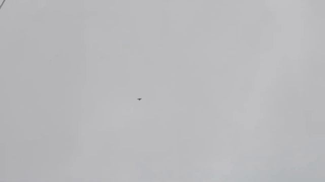 Пара пакистанцев высоко в небе. смотреть онлайн