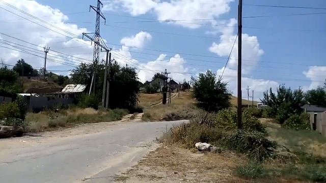 Прогулки по частному сектору Кировского района города Волгограда в конце июля 月末在伏尔加格勒市基洛夫斯基区的私营部门散 смотреть онлайн