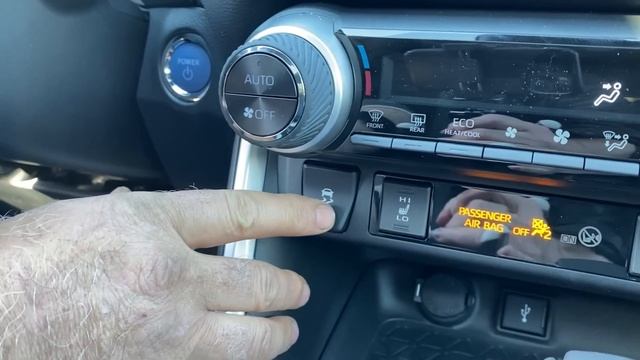Traction Control Off Button: Mechanic Explains What It Does And When To Turn Traction Control Off