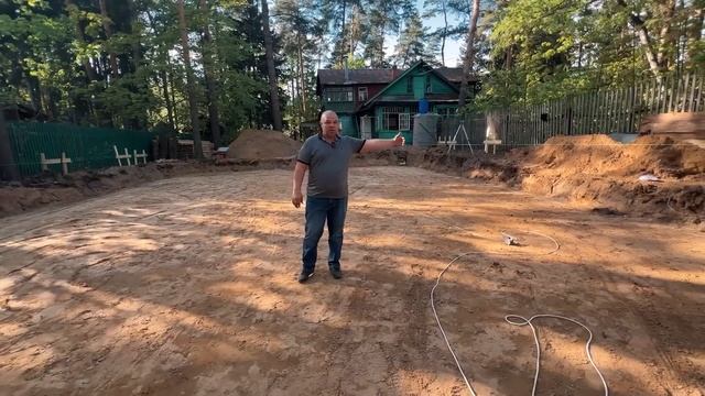 Строительство дома на лесном участке 250 кв.м. Этап: Котлован, Песчаная подушка, Закладные. смотреть онлайн