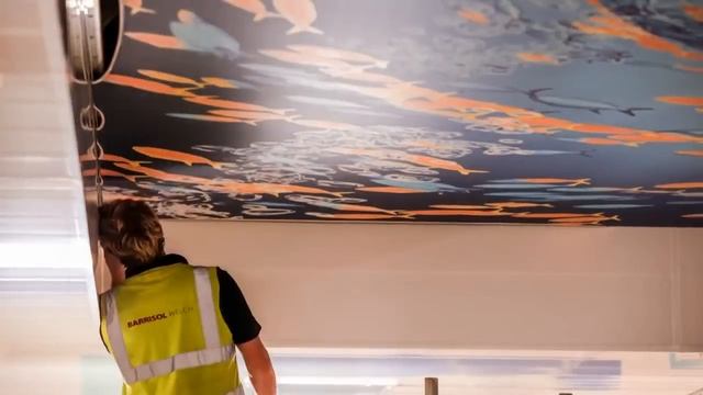 Монтаж натяжного потолка от и до. Обзор хорошего потолка с рисунком. смотреть онлайн