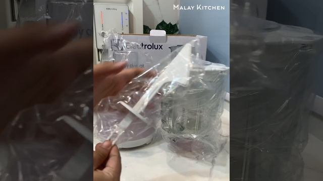 ￼Electrolux 1.75L Glass Jug Blender EBR3646 | Malay Kitchen смотреть онлайн