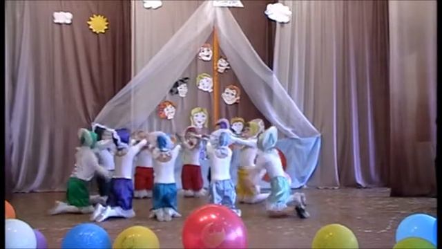 Танец «Карапузы» Хореографический коллектив "Перезвончики" 2010г смотреть онлайн