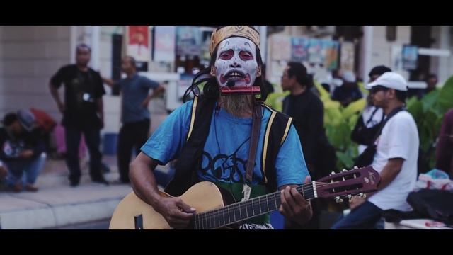 EXPLORE ALUN-ALUN SURABAYA | OFA JALAN-JALAN EPS 1 смотреть онлайн