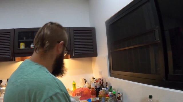 Паста со свежим тунцом в томатном соусом | Итальянский рецепт в Таиланде | смотреть онлайн