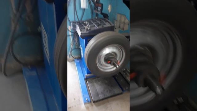 КАЛИБРОВКА БАЛАНСИРОВОЧНОГО СТАНКА SIVIK смотреть онлайн