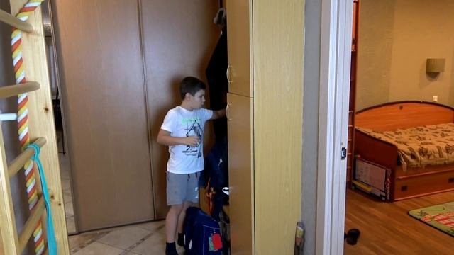 КОРОЧЕ ГОВОРЯ, ДВОЙКА В ЧЕТВЕРТИ - ШКОЛА (каникулы) смотреть онлайн