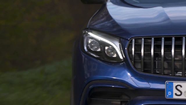 Mercedes AMG GLC 63 S 4MATIC+ brilliant blue Driving Video смотреть онлайн