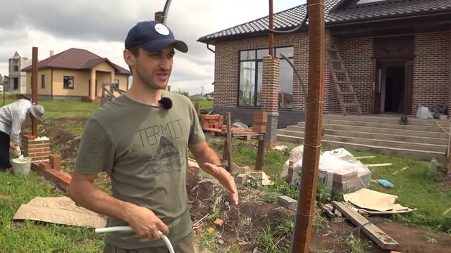 Закладные под домофон и освещение при строительстве забора. смотреть онлайн