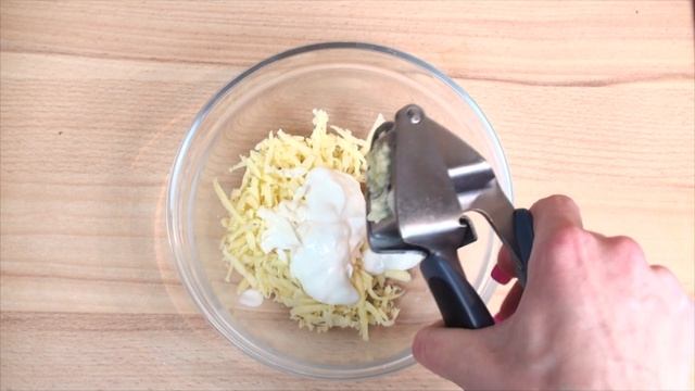 Мидии, запеченные под сырным соусом (Baked Mussels with Cheese) смотреть онлайн