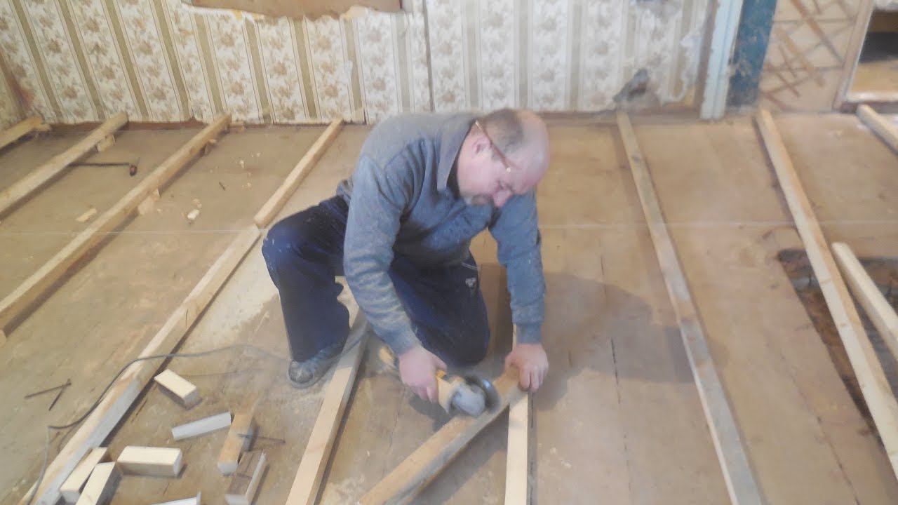 КАК выровнять ПОЛЫ в ДЕРЕВЯННОМ доме, УТЕПЛЕНИЕ ПОЛА в деревянном доме, деревянный пол своими руками смотреть онлайн