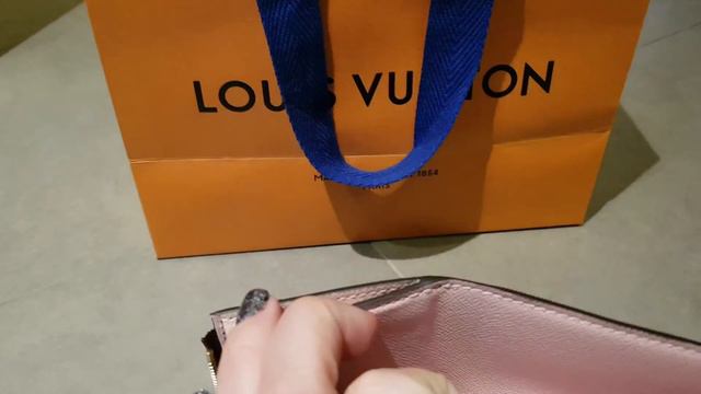New Release New Style Item!!😘Louis Vuitton😊Unboxing SLG ZOE смотреть онлайн