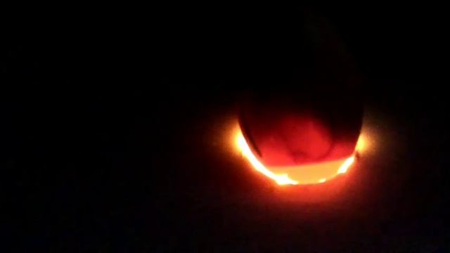 Просвечивание куриных яиц! Как определить есть ли цыплёнок в яйце! смотреть онлайн