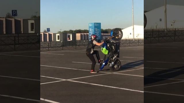 Как поставить мотоцикл на бугель? смотреть онлайн